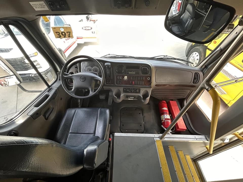 2018 Freightliner S2106 ADA Shuttle Bus - Image 7