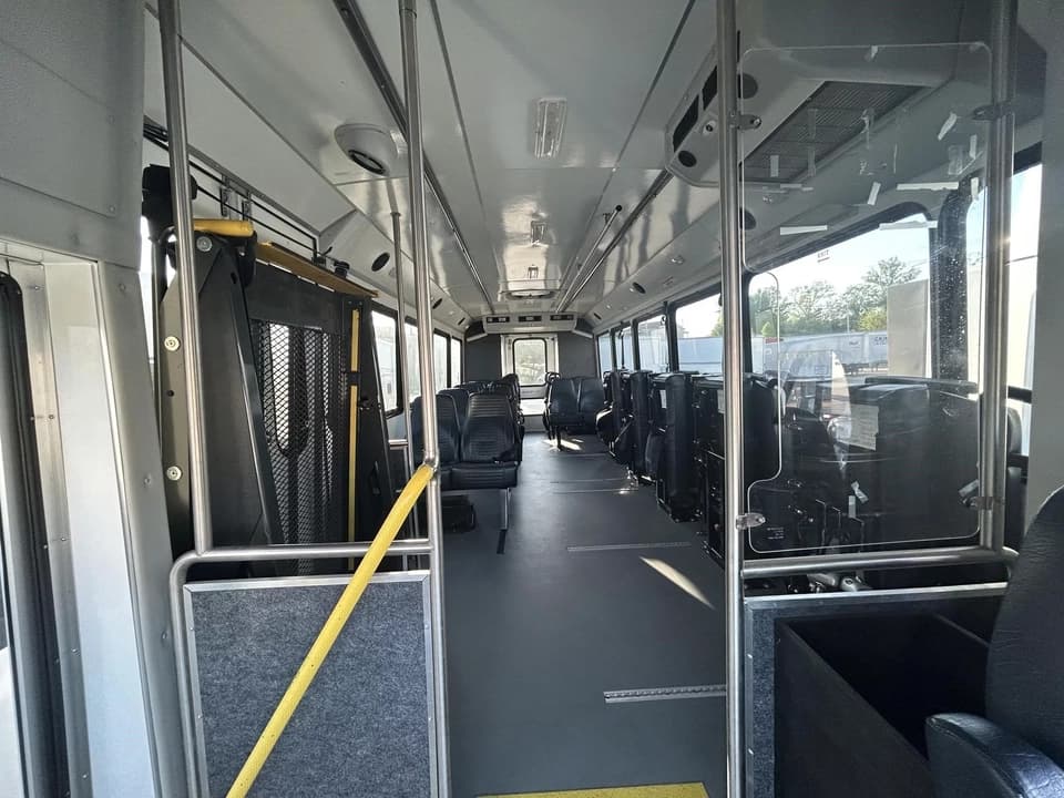 2018 Freightliner S2106 ADA Shuttle Bus - Image 10