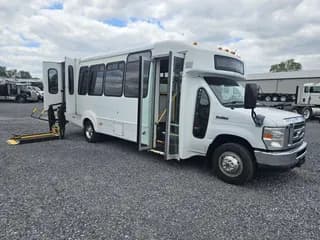 2012 Ford E450 bus