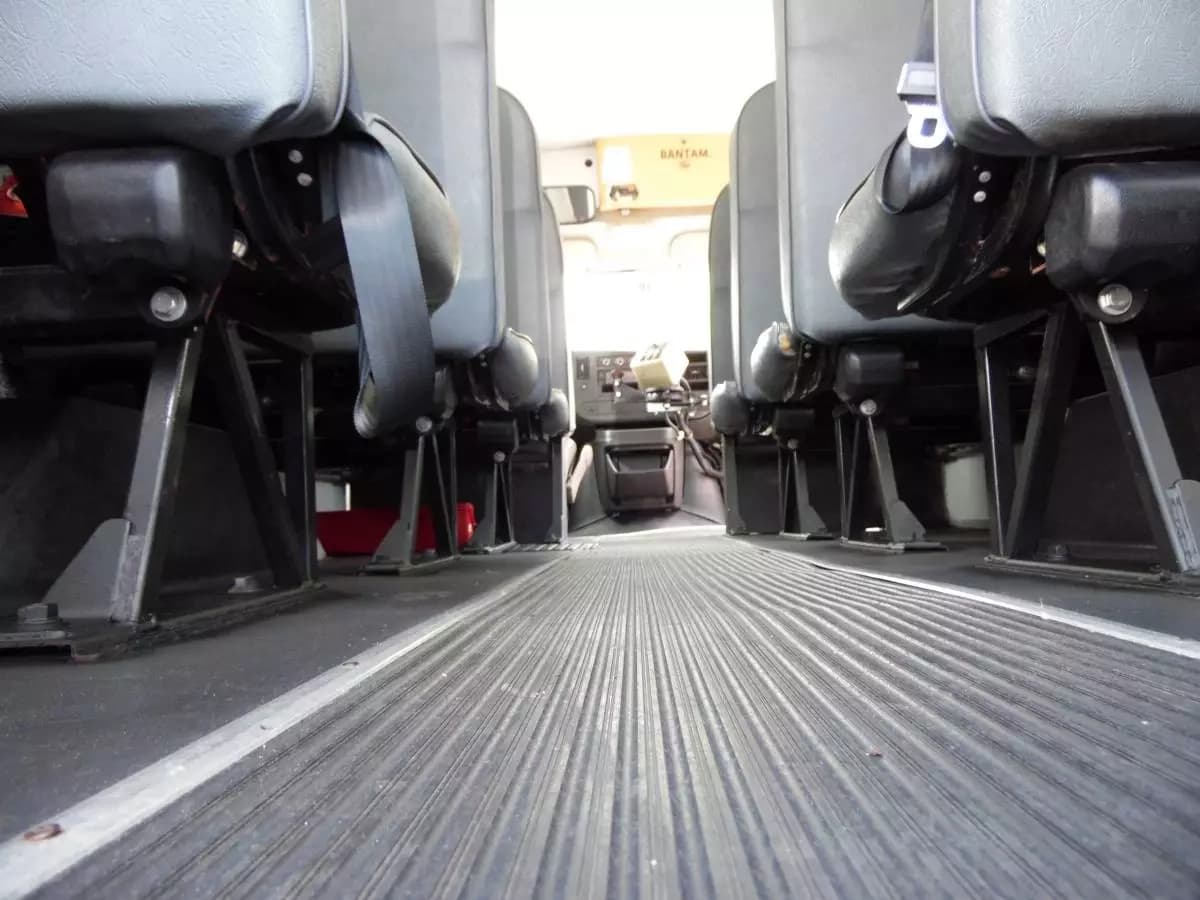 2008 Chevrolet Express 3500 Collins Shuttle Bus - Image 16