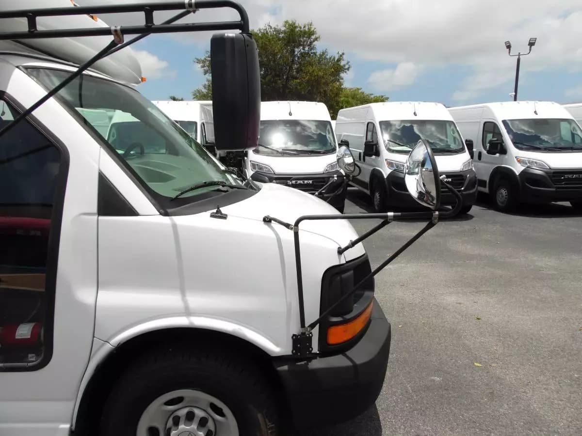 2008 Chevrolet Express 3500 Collins Shuttle Bus - Image 2