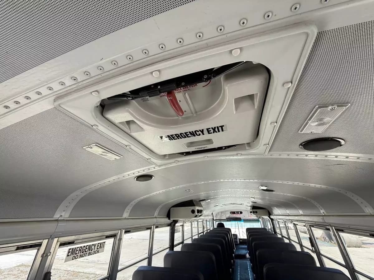 2013 Thomas Built Flat Nose Activity Bus - Image 5