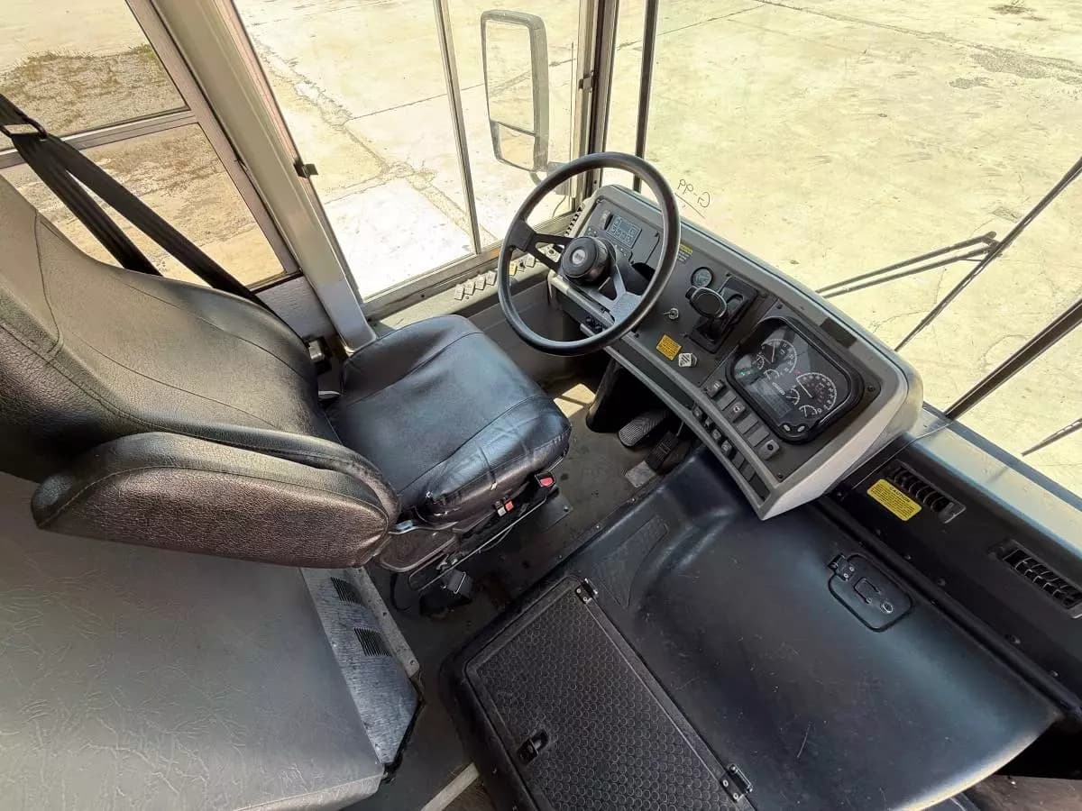 2013 Thomas Built Flat Nose Activity Bus - Image 11