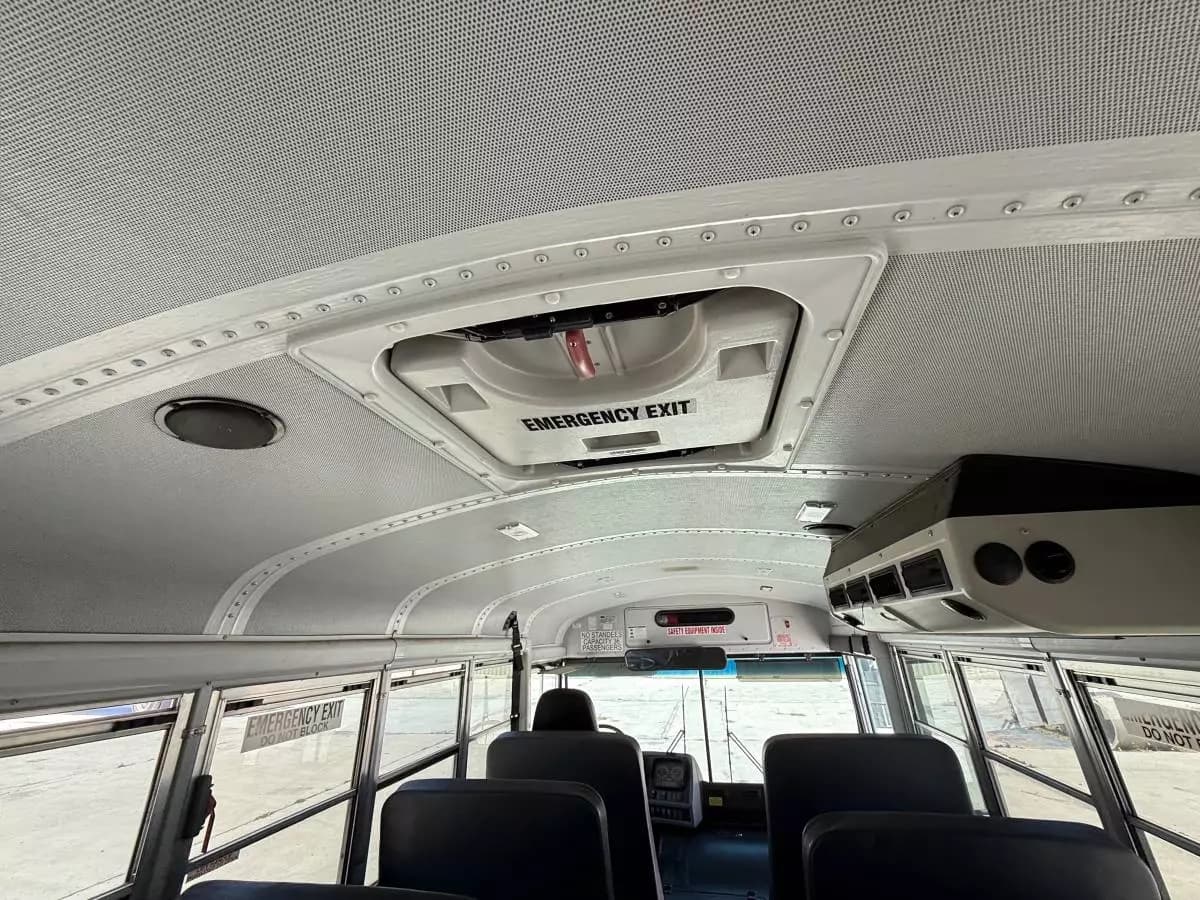 2013 Thomas Built Flat Nose Activity Bus - Image 10