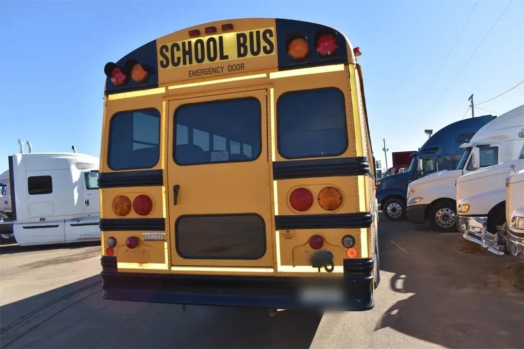 2007 Thomas Built Saf-T-Liner School Bus - Image 3