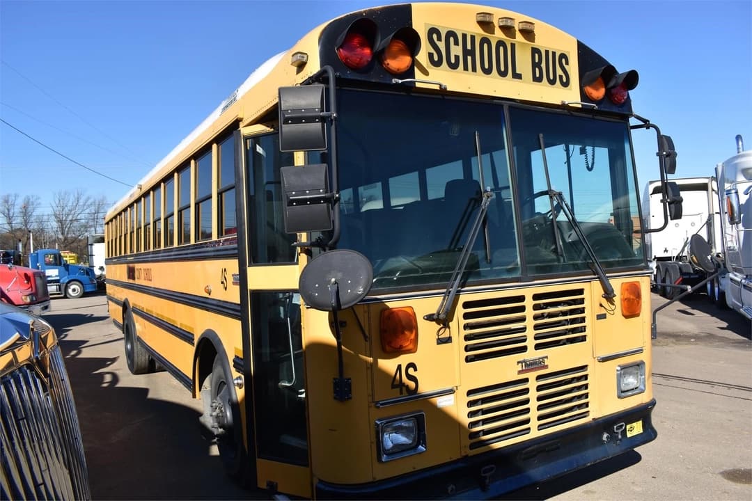 2007 Thomas Built Saf-T-Liner School Bus - Image 2