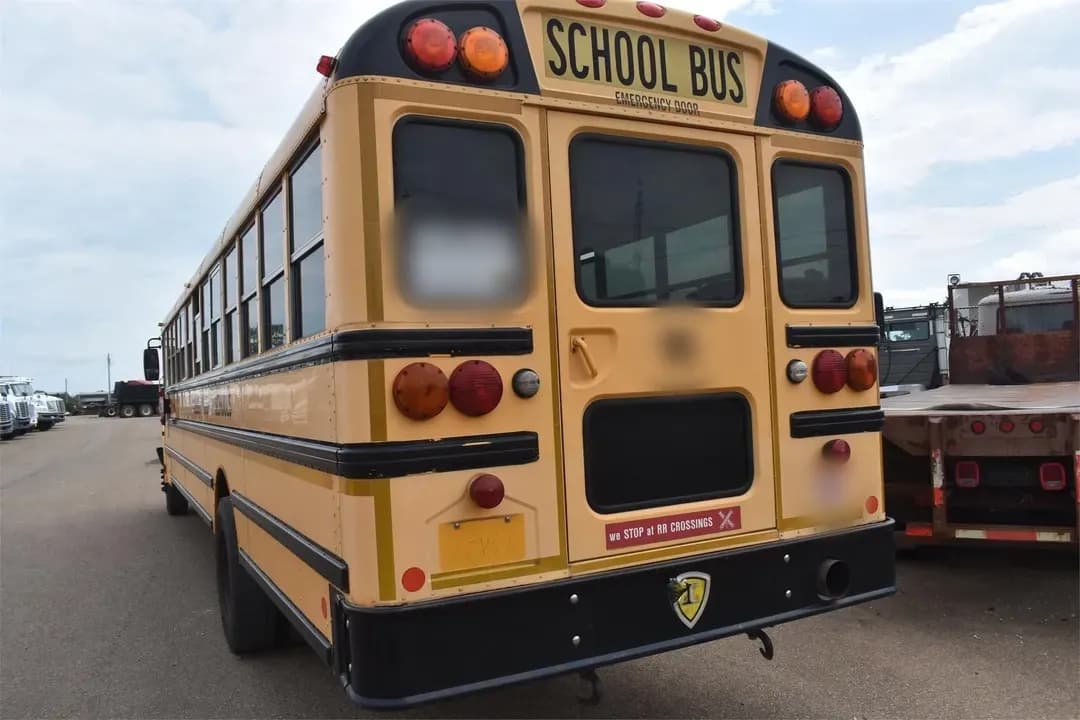 2010 IC CE School Bus - Image 2