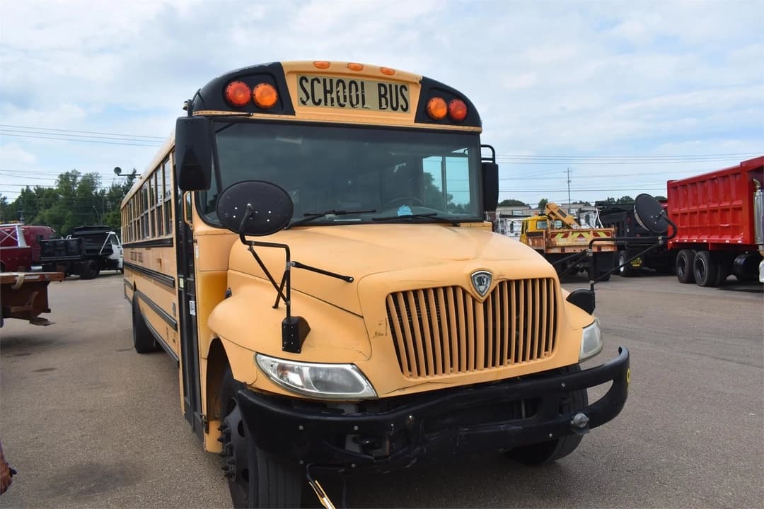 2010 IC CE School Bus - Image 3