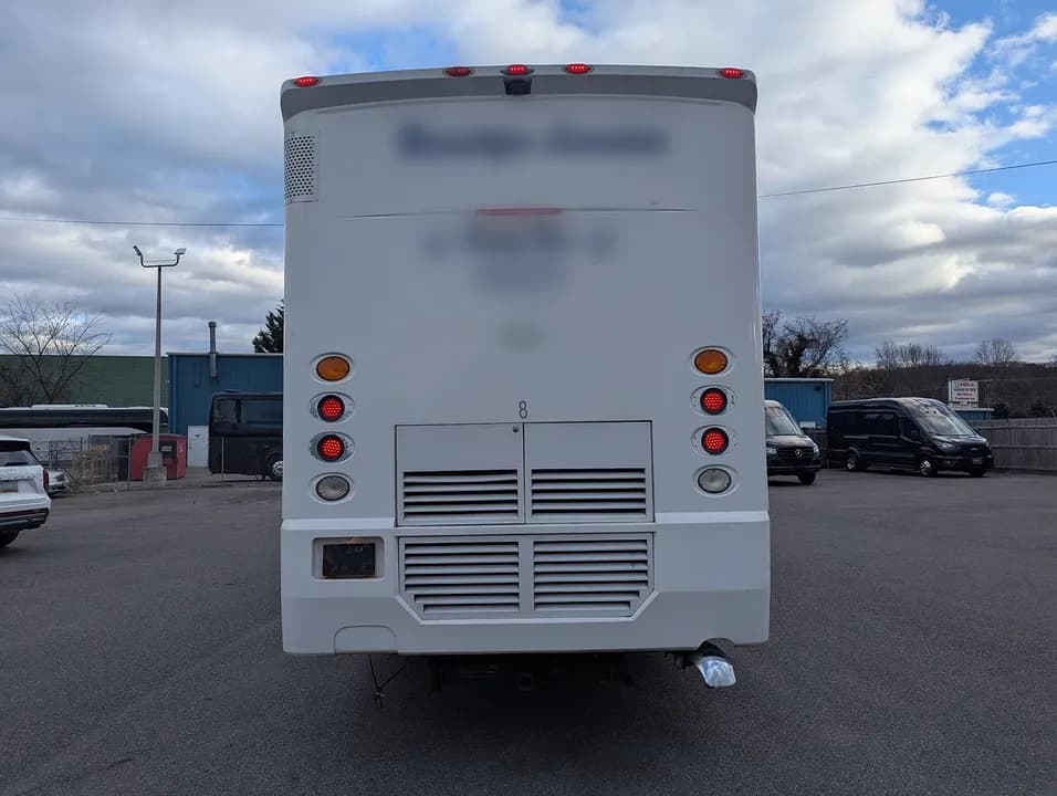 2013 Freightliner CT Customs  Limo Bus - Image 3