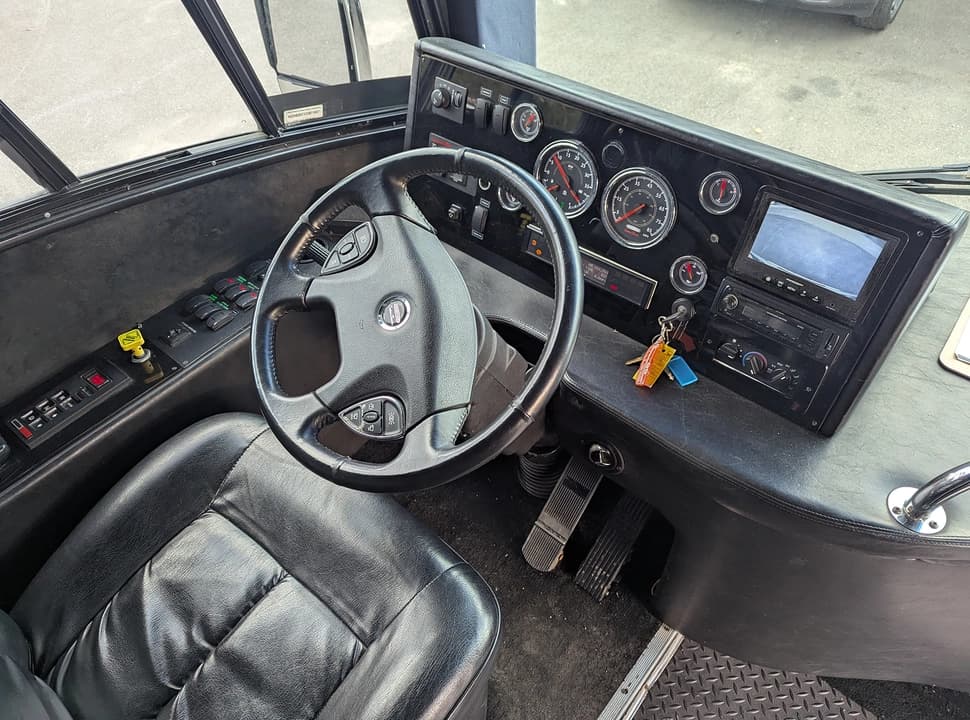 2013 Freightliner CT Customs  Limo Bus - Image 14