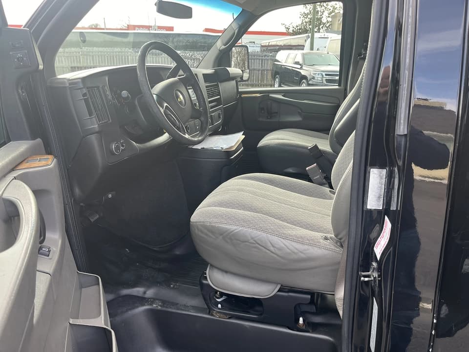2015 Turtle Top Chevrolet Express Executive Shuttle - Image 12