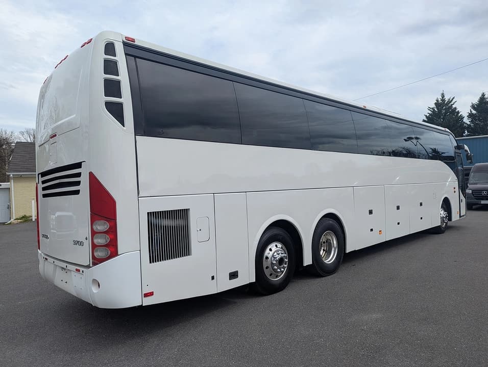 2016 Volvo 9700 Motor Coach - Image 4