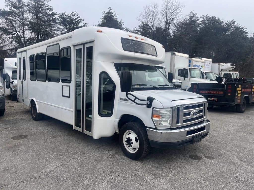 2015 Ford E450 Shuttle Bus - Image 1