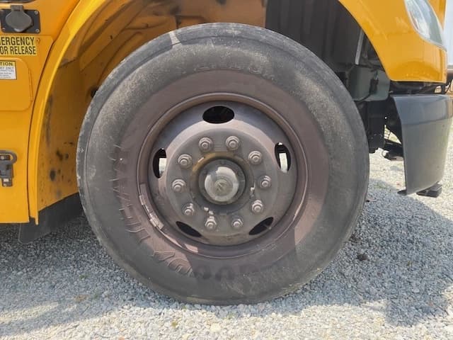 2013 Freightliner Dog Nose School Bus - Image 17