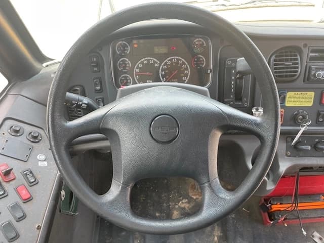 2013 Freightliner Dog Nose School Bus - Image 12