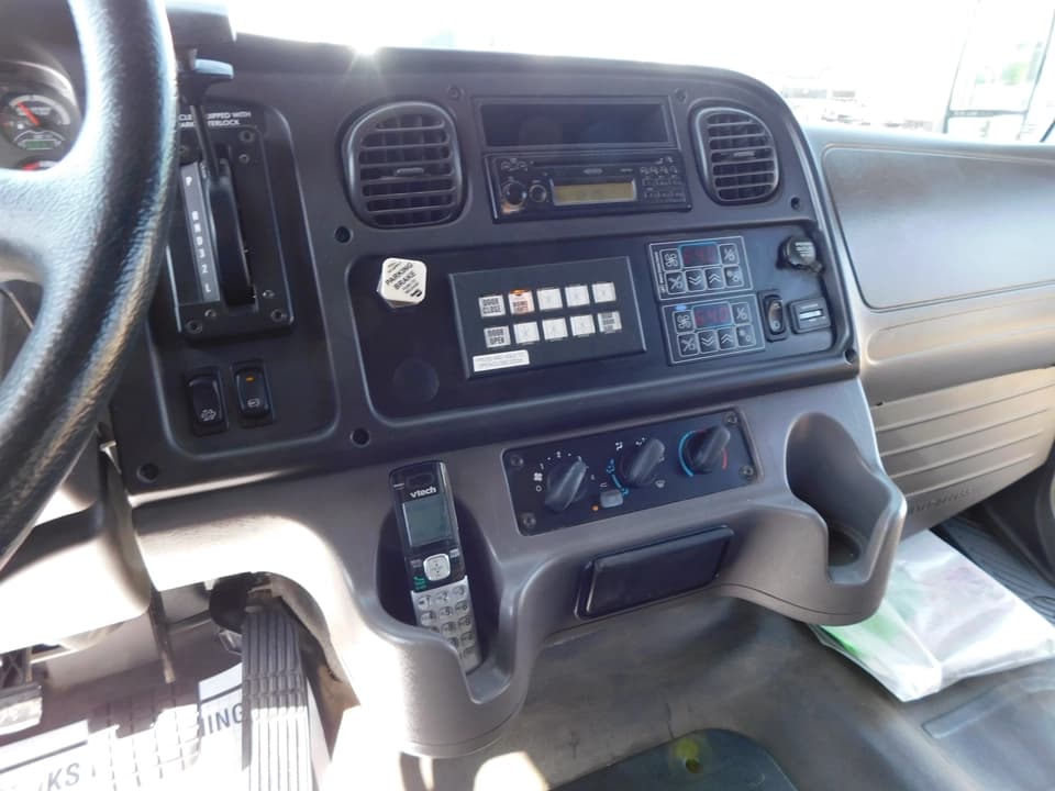 2014 Freightliner M2 Shuttle Bus - Image 21