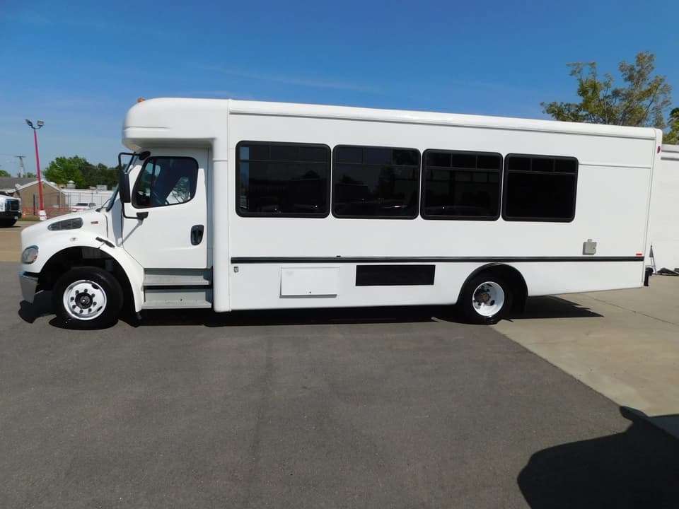 2014 Freightliner M2 Shuttle Bus - Image 5