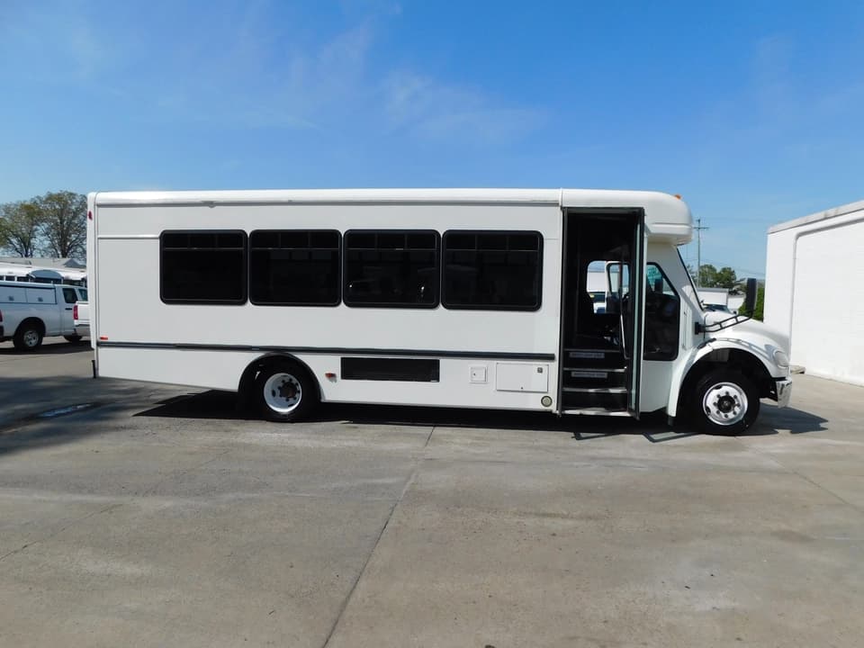 2014 Freightliner M2 Shuttle Bus - Image 4