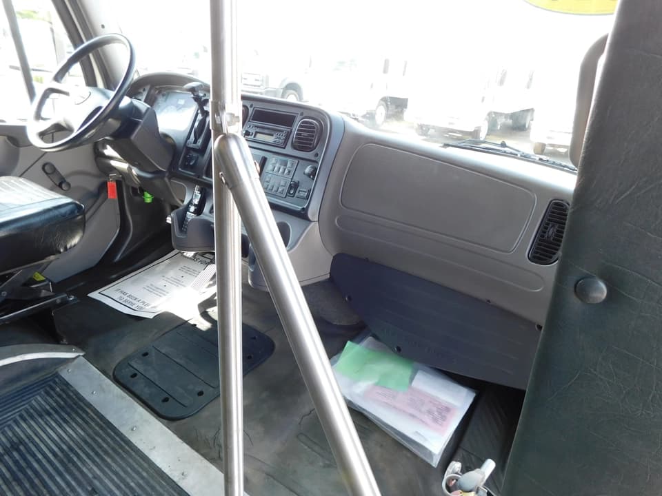 2014 Freightliner M2 Shuttle Bus - Image 11