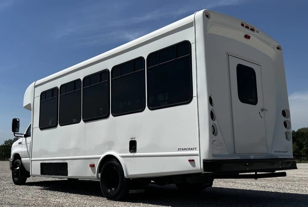 2015 Ford E450 Starcraft Shuttle Bus - Image 4