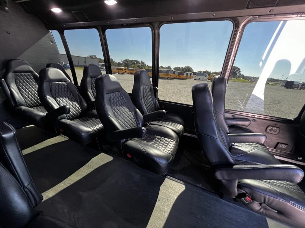 2018 Ford E450 Spirit Shuttle Bus - Image 11