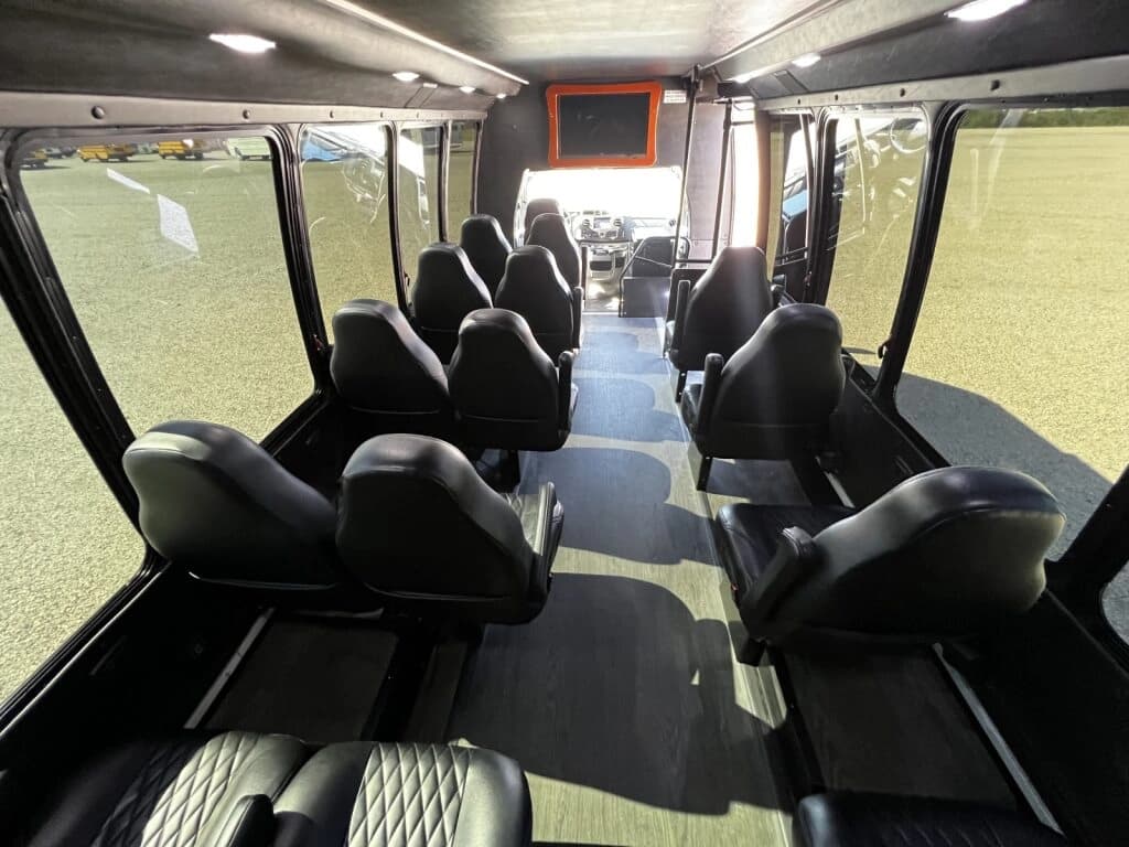 2018 Ford E450 Spirit Shuttle Bus - Image 14