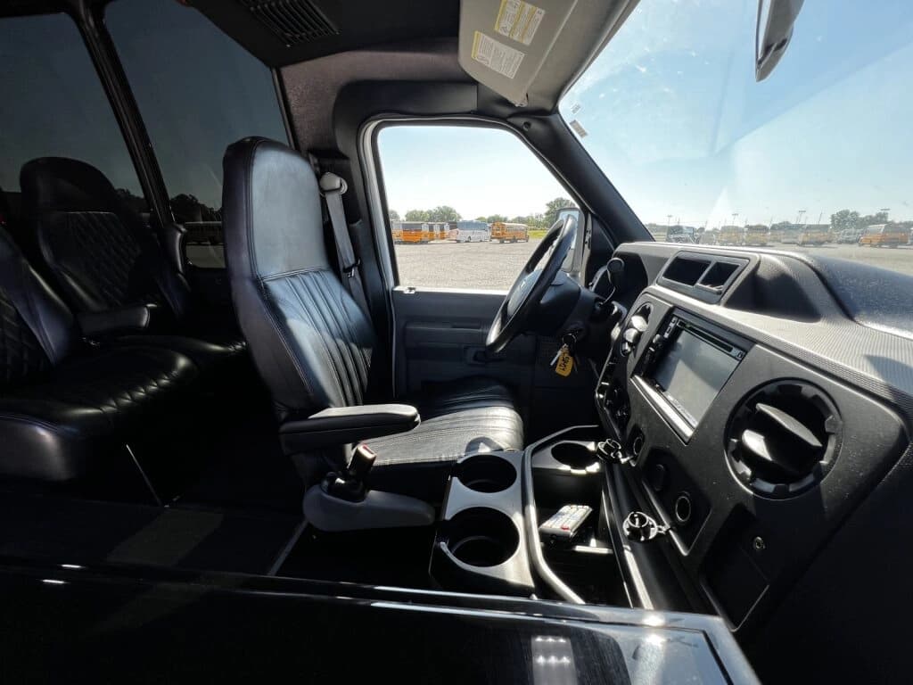 2018 Ford E450 Spirit Shuttle Bus - Image 7