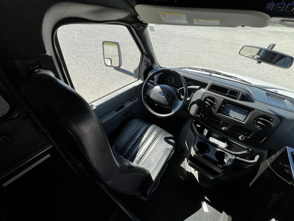 2018 Ford E450 Spirit Shuttle Bus - Image 10