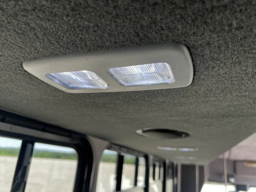 2019 Ford E450 Starcraft Shuttle Bus - Image 11