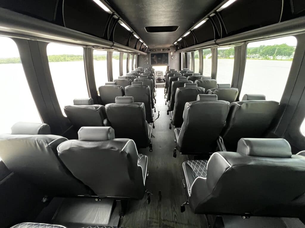 2016 Freightliner M2 Shuttle Bus - Image 7
