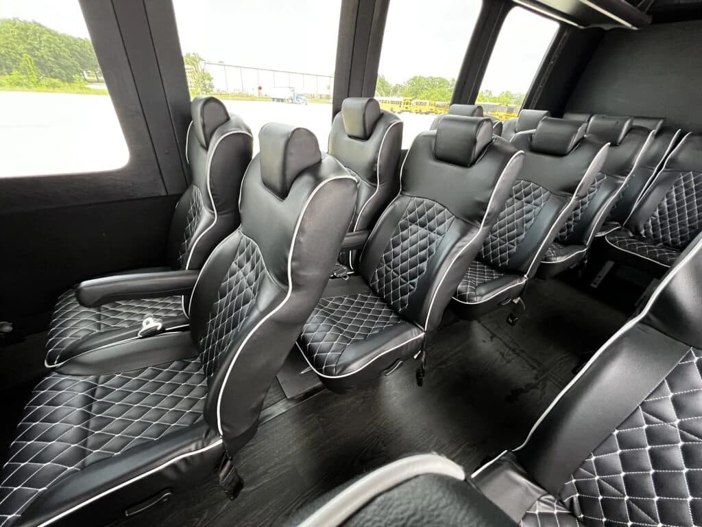 2016 Freightliner M2 Shuttle Bus - Image 9