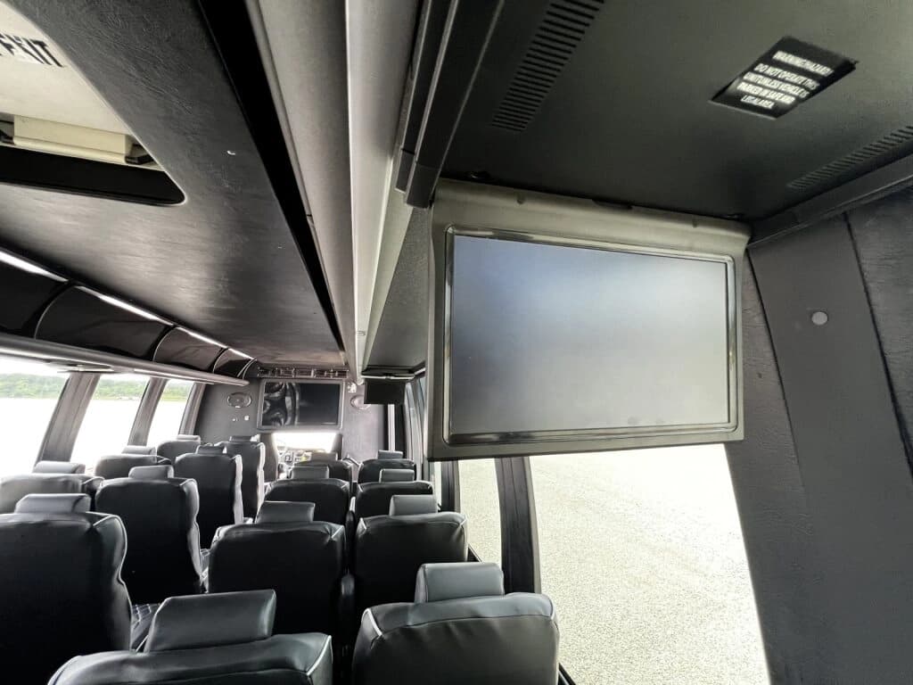 2016 Freightliner M2 Shuttle Bus - Image 10