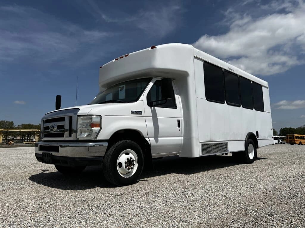 2012 Ford E450 El Dorado Shuttle Bus - Image 1