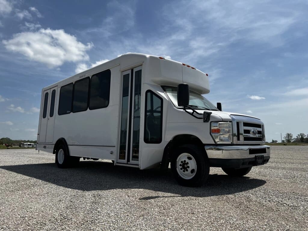 2012 Ford E450 El Dorado Shuttle Bus - Image 2