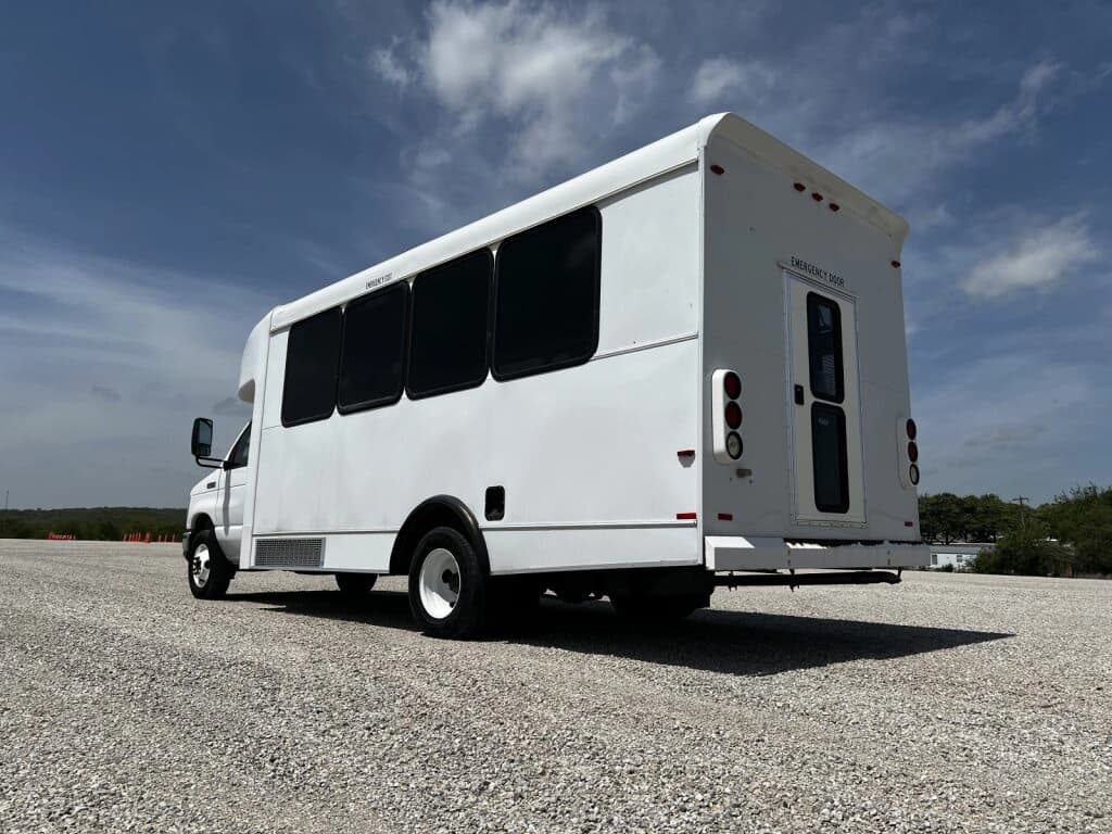 2012 Ford E450 El Dorado Shuttle Bus - Image 4