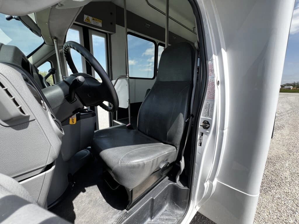 2012 Ford E450 El Dorado Shuttle Bus - Image 7