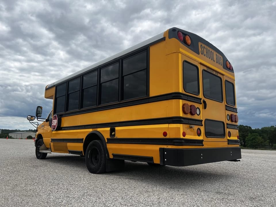 2016 Ford E450 Collins School Bus - Image 4