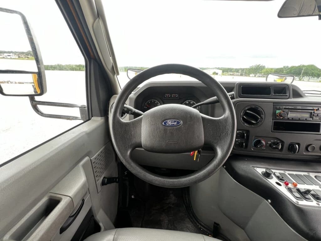 2016 Ford E450 Collins School Bus - Image 7