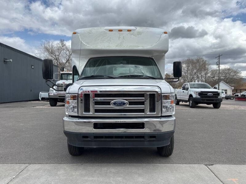 2021 Ford E350 Cutaway Shuttle Bus - Image 2