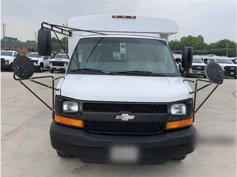 2007 Chevrolet Express 3500 Shuttle Bus - Image 2