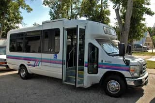 2017 Ford E-450 bus