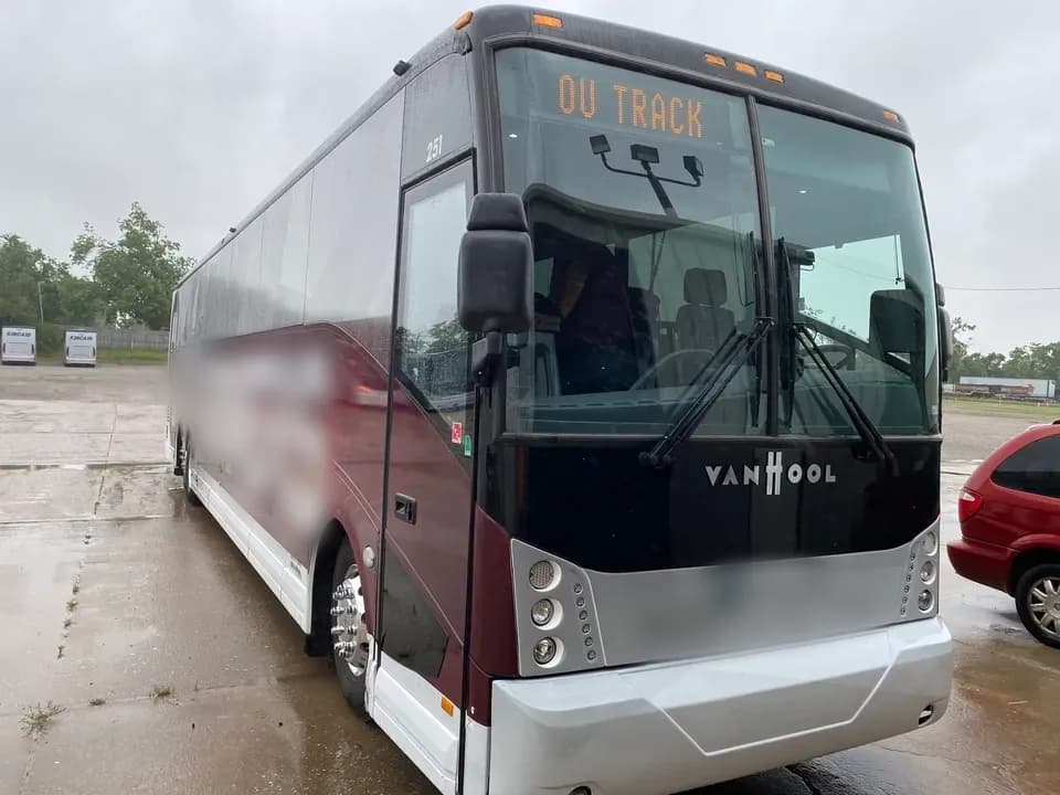 2018 Van Hool CX45 Coach - Image 1