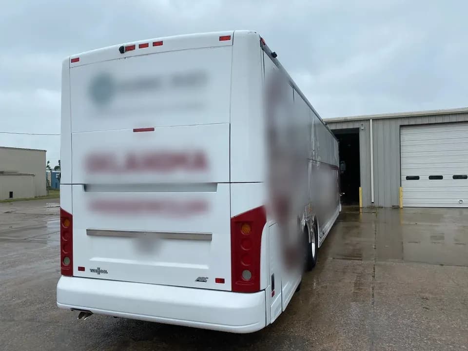 2018 Van Hool CX45 Coach - Image 2
