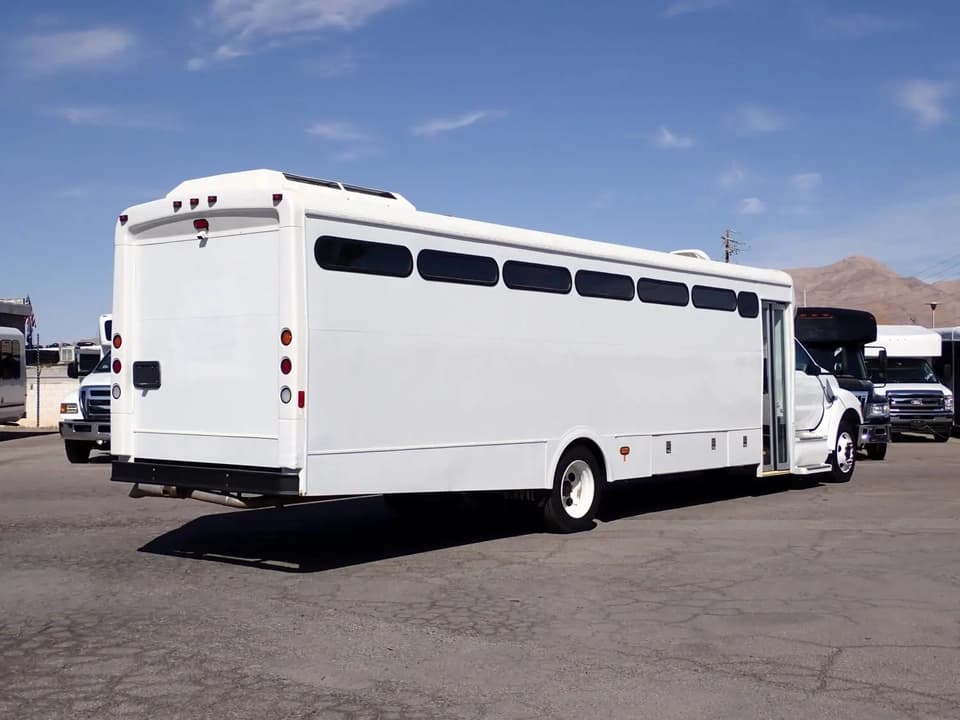 2008 Glaval Bus Concorde II Cutaway - Image 6