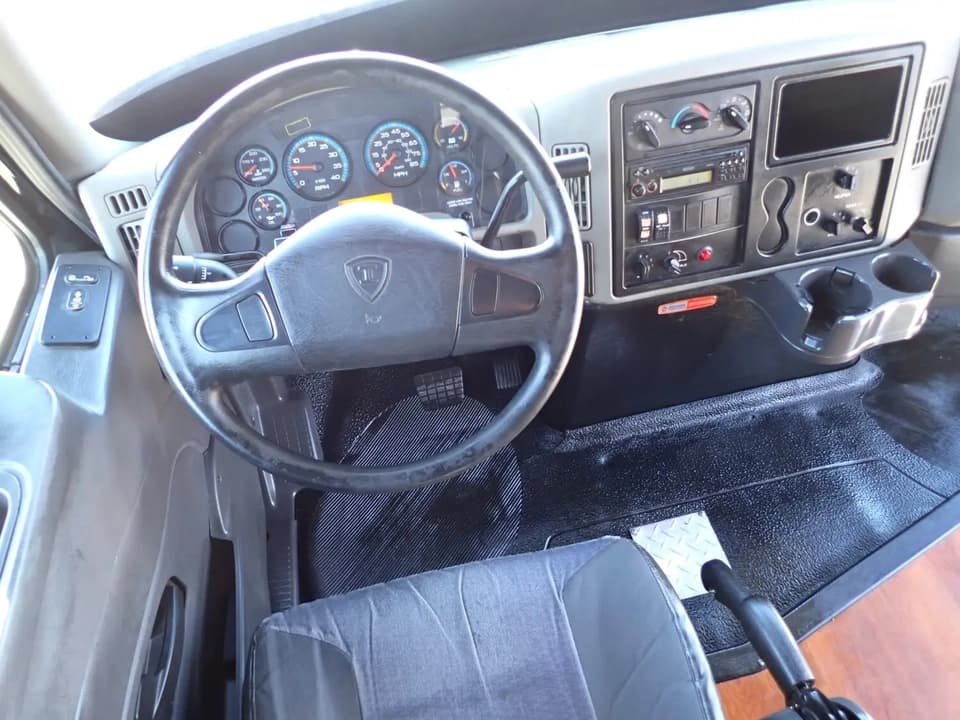 2013 International Starcraft Allstar XL Shuttle Bus - Image 11