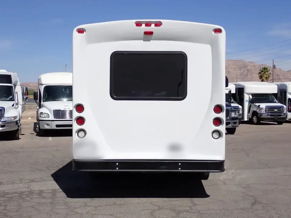 2013 Ford Starcraft Allstar Shuttle Bus - Image 6