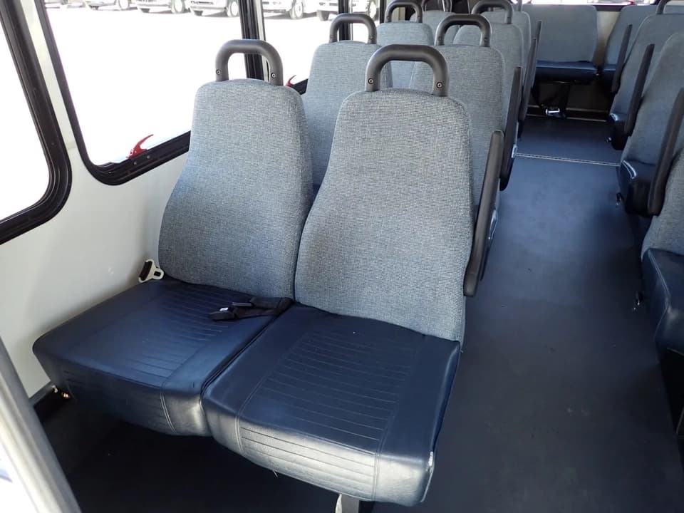 2013 Ford Starcraft Allstar Shuttle Bus - Image 8
