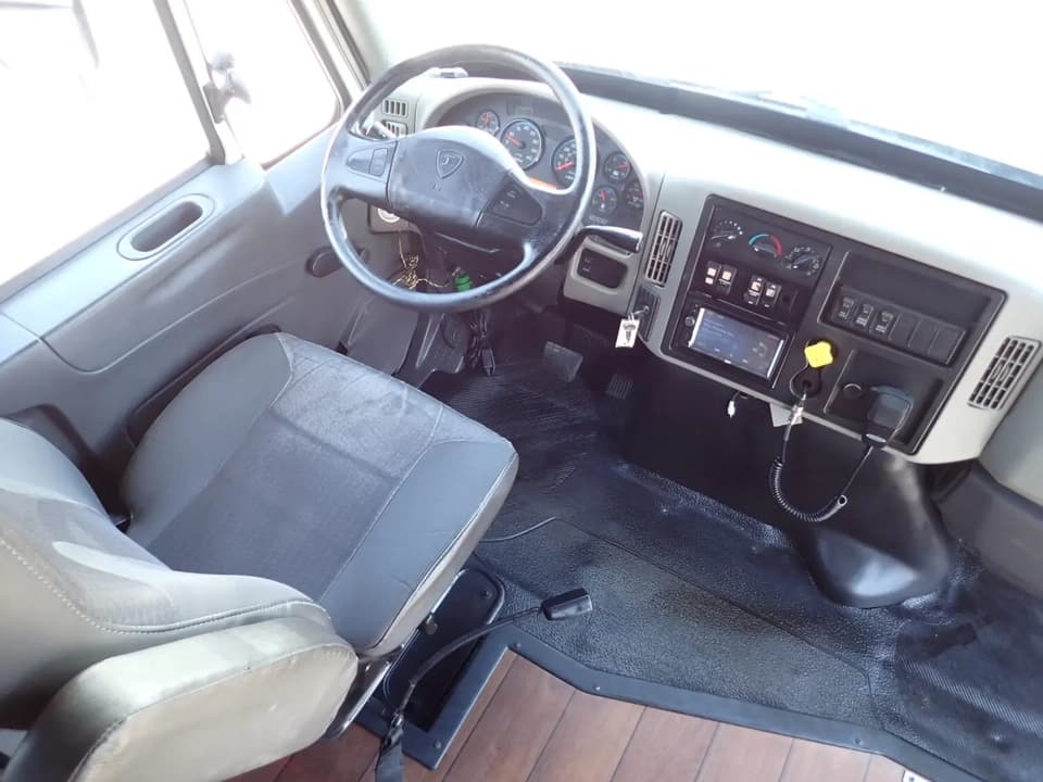 2017 International Starcraft Allstar XL Shuttle Bus - Image 10