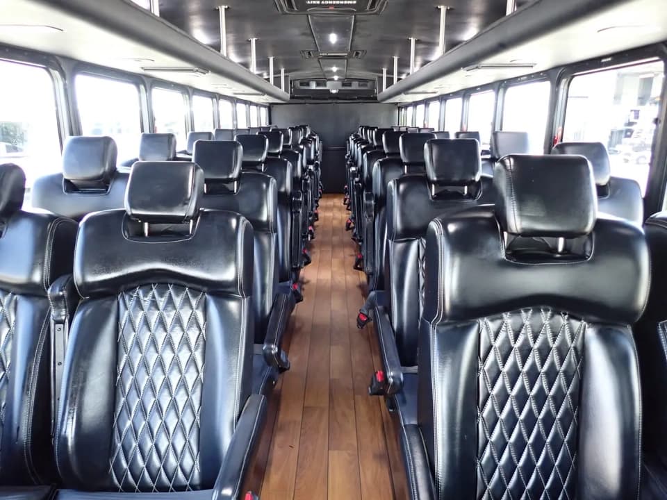 2017 International Starcraft Allstar XL Shuttle Bus - Image 8