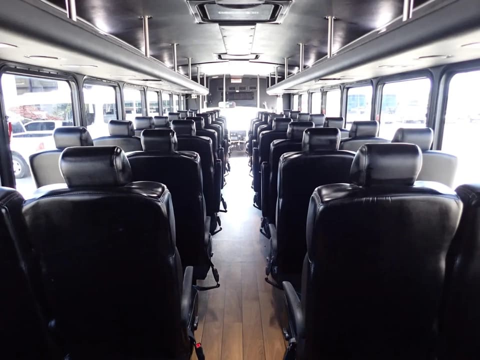 2017 International Starcraft Allstar XL Shuttle Bus - Image 9